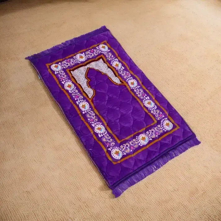 QUILTED PRAYER MAT - TASNEEM