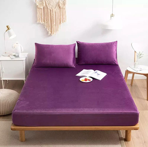 velvet-fitted-bed-sheet-plum